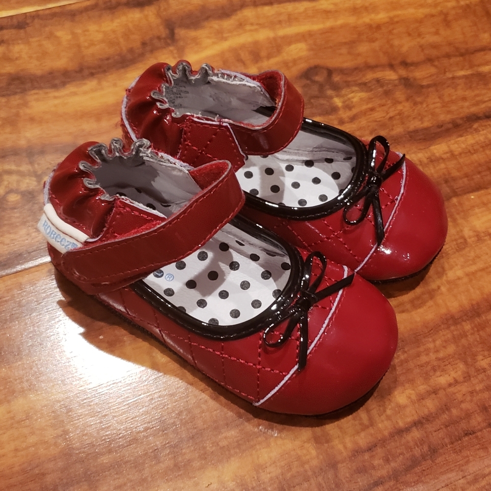 Robeez NWT 9-12 months Red Patent Leather Shoes w/ Black Bow Accents